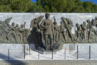 1 Ağustos 2017, Çanakkale 'deki Atatürk heykeli (Dardanelles) Gelibolu, Çanakkale, Türkiye' de şehit anıtı