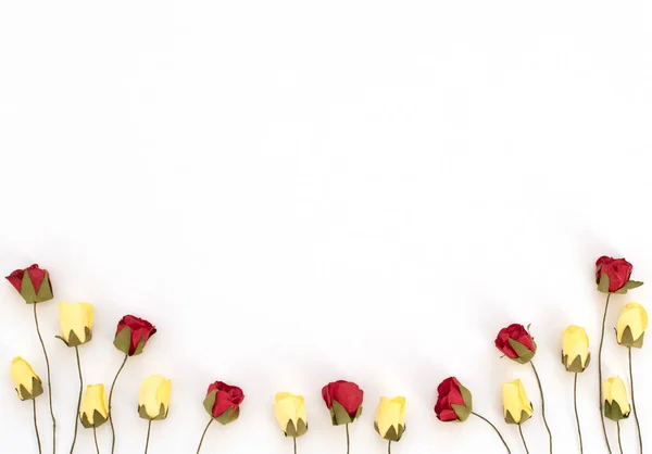 Rosas Rojas Amarillas Sobre Fondo Blanco Primavera Cumpleaños Boda Amor — Foto de Stock