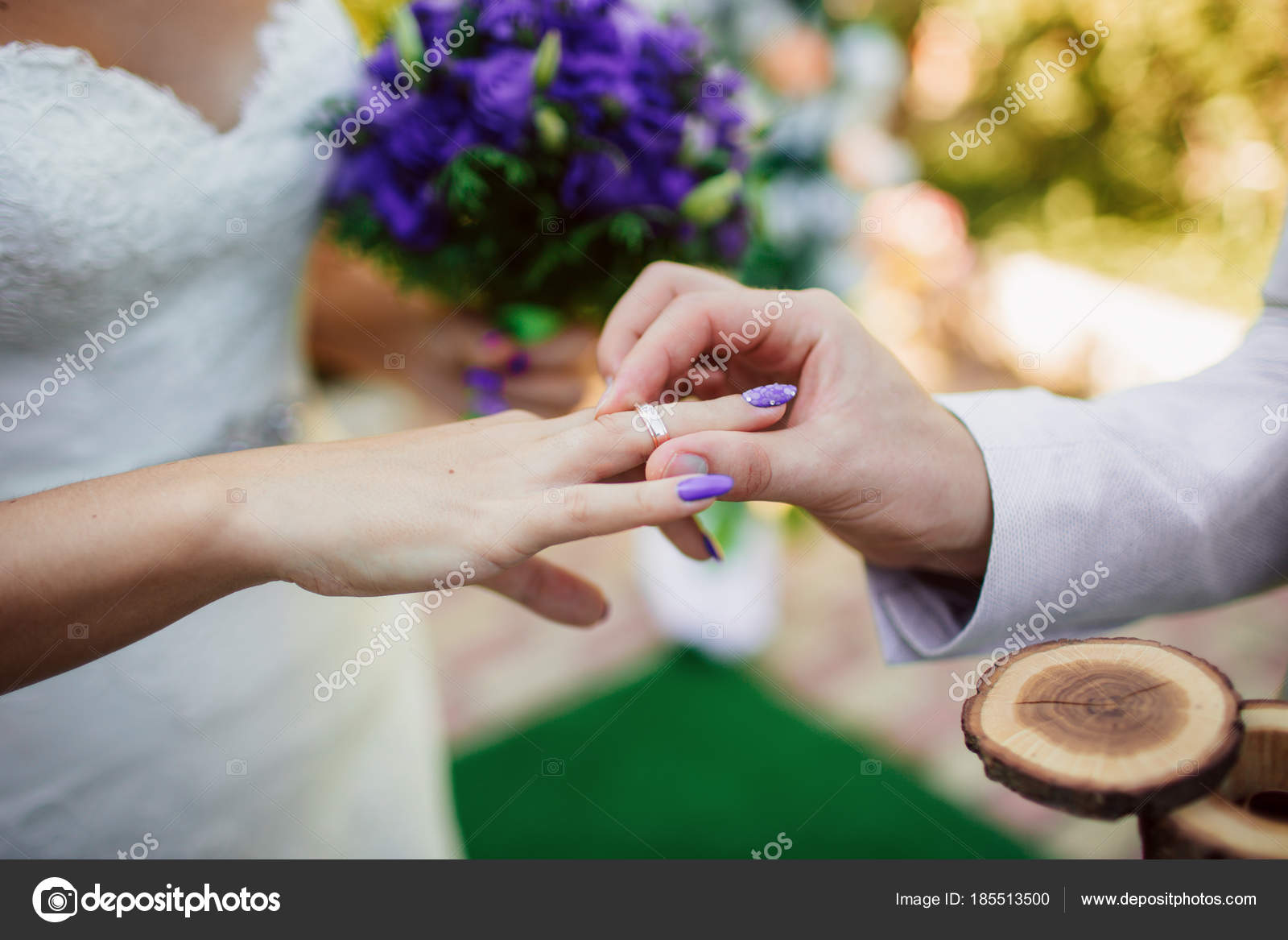 Engagement ring ceremony hi-res stock photography and images - Alamy