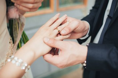 alyans takmak gelenek