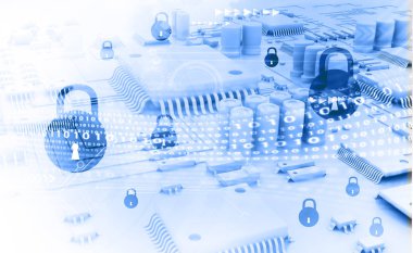 Siber güvenlik kavramı, kapalı bir asma kilit ile devre kartı