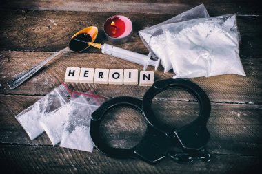 Uyuşturucu ve yasak - maddeler tutuklama suçluların