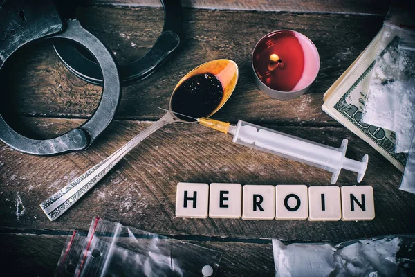 Uyuşturucu ve yasak - maddeler tutuklama suçluların