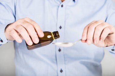 Kişi alma öksürük şurubu.