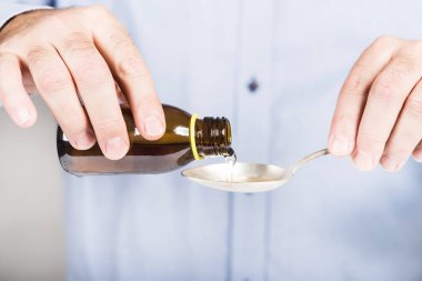 Kişi alma öksürük şurubu.