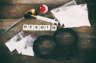 Uyuşturucu ve yasak - maddeler tutuklama suçluların