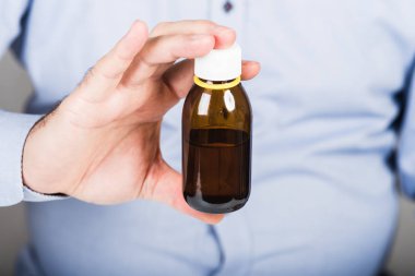 Kişi alma öksürük şurubu.