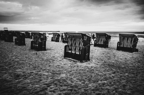 Mar polaco de rompeolas y dunas de arena . —  Fotos de Stock