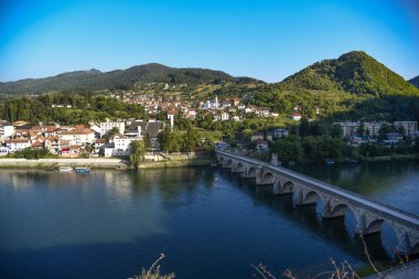 Bosna-Hersek 'in Visegrad kentindeki Drina Nehri üzerindeki Osmanlı Mehmed Paşa Sokoloviç Köprüsü.