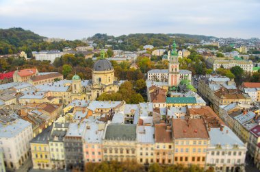 Lviv - yüksekliği, görünümden Antik şehir tilt-shift.