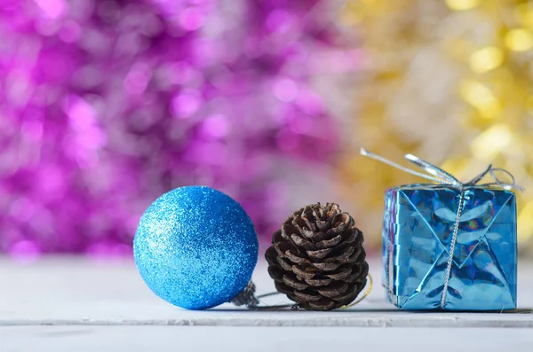 Decoraciones de Navidad en el fondo bokeh primer plano . —  Fotos de Stock