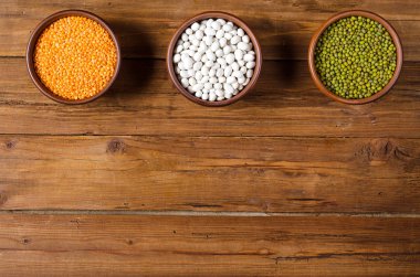 Ahşap bir masa, sizin metin için yer fasulye