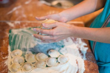 Eller ev köfte, yakın çekim yapmak.