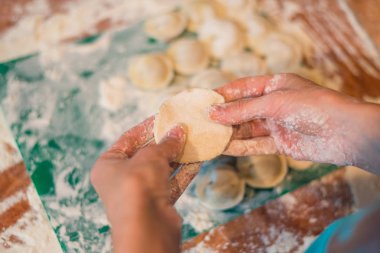 Eller ev köfte, yakın çekim yapmak.