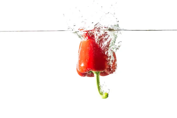 Червоний Перець Розпилювачем Води Ізольовано Білому Тлі Концепція Здорової Їжі — стокове фото