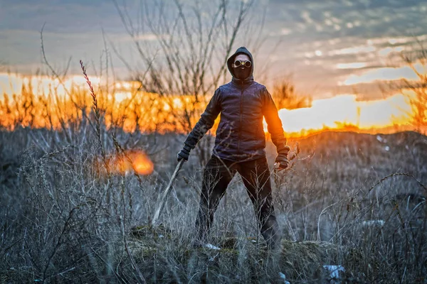 Man Mask Goggles Stick His Hands Post Apocalypse Nuclear War — Stock Photo, Image