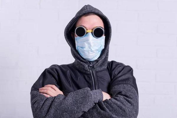 Πορτραίτο Ενός Άντρα Ιατρική Μάσκα Πανδημία Επιδημία Ιός Του Κερατοειδούς — Φωτογραφία Αρχείου