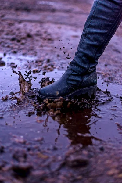 Female Dirty Boot Puddle Dirty Shoes — Stock Photo, Image