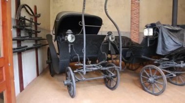 Carrozza vagonları taşır.