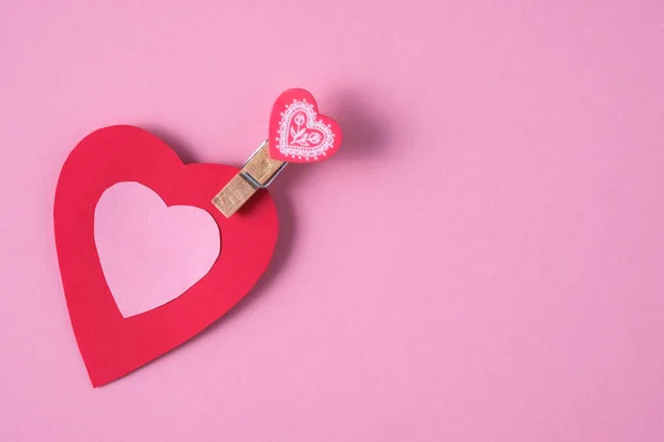 Kleurrijke Valentijnsdag papier achtergrond met hart — Stockfoto