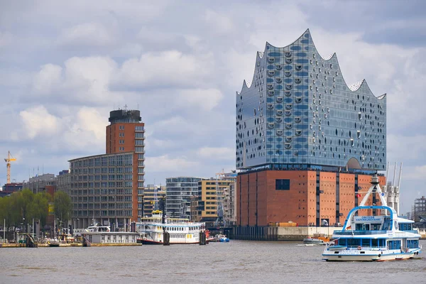 Elbphilharmonie Koncertterem Hamburgban Csónak Kikötő Fronton — Stock Fotó