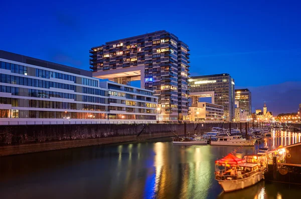 Passeggiata Acqua Rheinauhafen Colonia Koeln Marina Notte Con Barche Acqua — Foto Stock