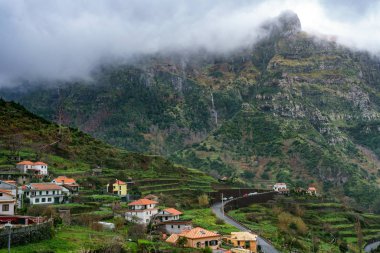 Madeira 'da bulutlu köy ve güzel dağlar