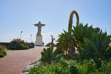 Cristo Rei İsa heykeli Canico, Madeira 'da