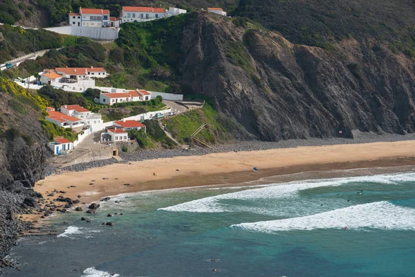 Stranden Praia Arrifana Med Surfare Atlanten — Stockfoto