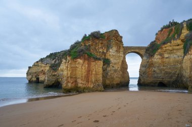 Portekiz, Lagos 'ta kemer köprüsü olan Praia dos estudantes plajı