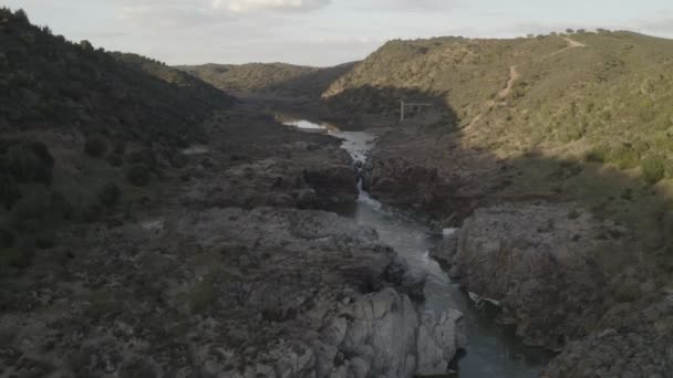 Wasserfall Drohne Pulo Lobo Alentejo Portugal — Stockvideo