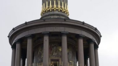 Berlin 'de bulutlu bir günde Zafer Sütunu Siegessaeule