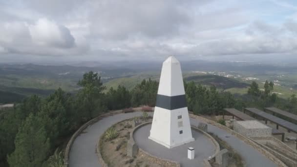 Flygfoto Med Drönare Geografiskt Centrum Picoto Melria Centro Geodsico Portugal — Stockvideo