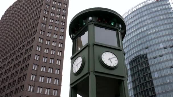 Historisk Klocka Potsdamer Platz Berlin — Stockvideo