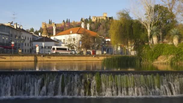 Widok Miasta Tomar Rzeką Nabao Portugalia — Wideo stockowe