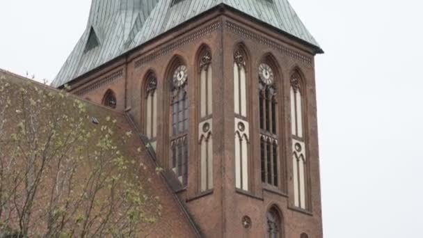 Nikolaikirche Kilisesi Berlin Bulutlu Bir Günde — Stok video