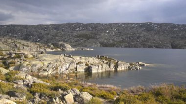 Portekiz, Serra da Estrela 'daki Lagoa comprida lagünü