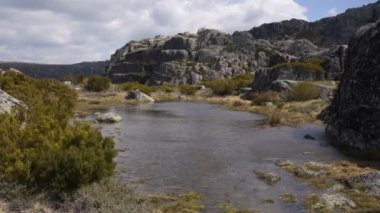 Serra da Estrela, Portekiz 'deki Lagoa Redonda manzarası