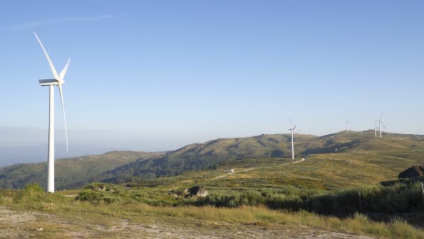 Turbinas Eólicas Energias Renováveis Paisagem Fafe Portugal — Vídeo de Stock