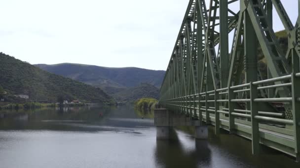 Järnvägsbro Douroregionen Ferradosa Portugal — Stockvideo