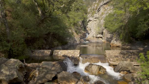 Cascada Fragas Sao Simao Portugal — Vídeo de stock