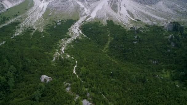 Aerial Drone Wideo Santa Magdalena Maddalena Val Funes Dolomitach Włoskie — Wideo stockowe