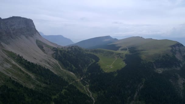 Aerial Drone Video Santa Magdalena Maddalena Val Funes Dolomites Italian — 비디오