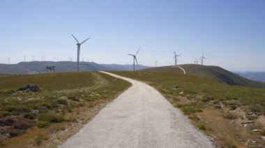 Serra da Freita, Portekiz -: Serra da Freita Arouca Geopark rüzgar türbinleri, Portekiz 'de