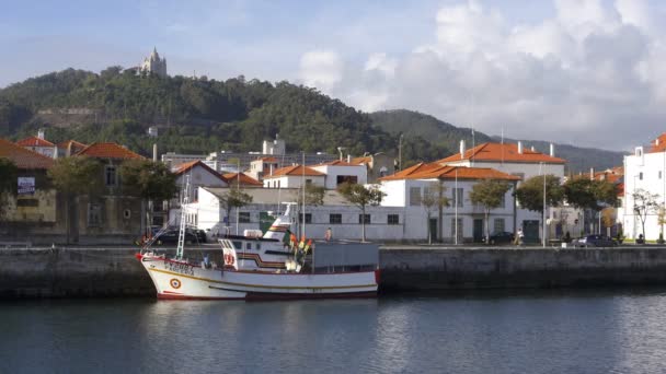 Cidade Viana Castelo Vista Outro Lado Rio Com Barcos Santuário — Vídeo de Stock