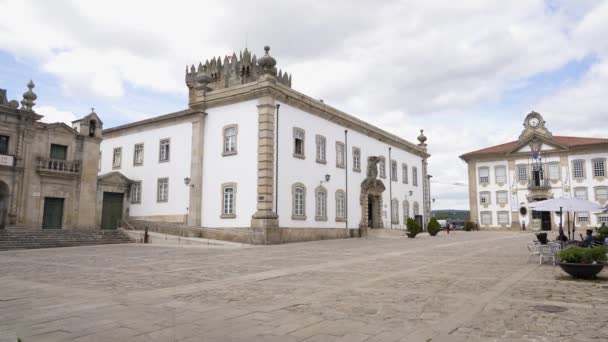 Chaves Camoes Portekiz Deki Güzel Antika Beyaz Binalarla Şehir Merkezinde — Stok video