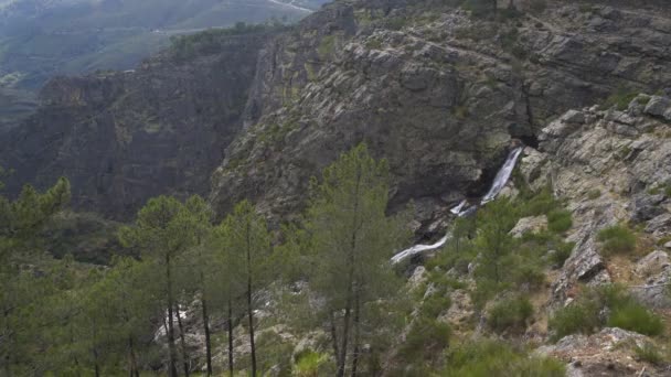 Вид Водопад Фисгас Эрмело Смотровой Площадки Мондим Фалло Самый Красивый — стоковое видео