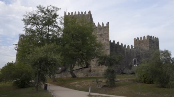 Guimaraes Kastély Park Portugáliában — Stock videók