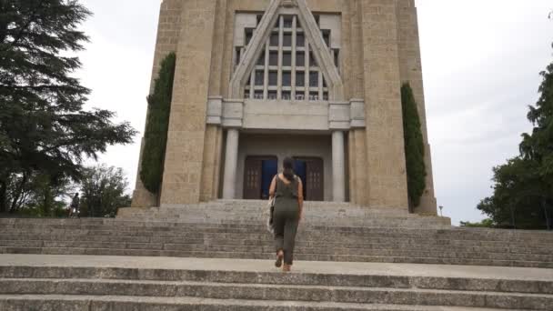 Kobieta Santuario Penha Sanctuary Guimaraes Portugalia — Wideo stockowe