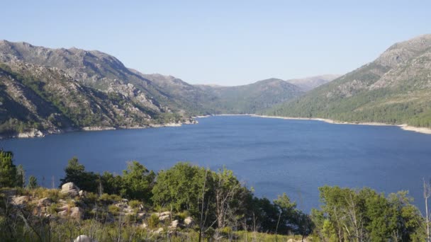 Lago Diga Vilarinho Furna Bellissimo Paesaggio Naturale Nel Parco Nazionale — Video Stock
